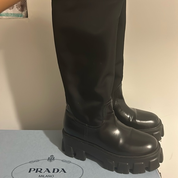 Authentic PRADA
Nylon Zip-Pocket Platform Riding Boots
🔥🔥🔥🔥🔥🔥🔥 - Picture 5 of 5